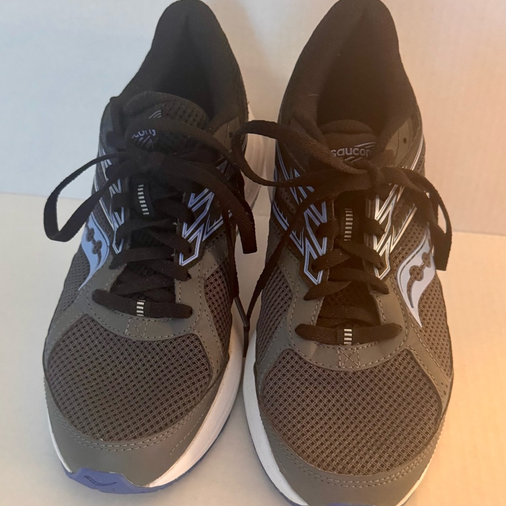 Saucony Women's Gray and Black Sneakers